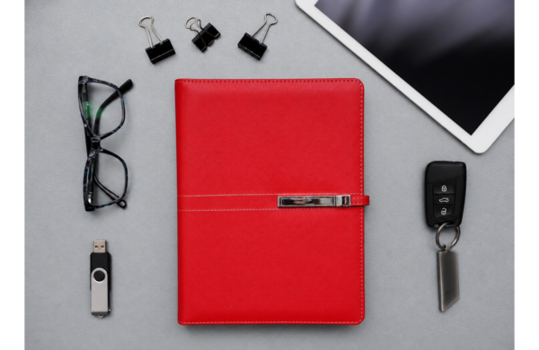 TREND agenda A5 SUPERIOR 136.506 sa prošivenom trakom i izduženom metalnom kopčom