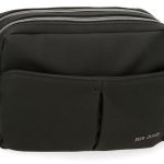 Pepe Jeans GALA ženska torba na rame u crnoj boji, izrađena od poliestera sa detaljima od eko kože, sa dva pregradka i Pepe Jeans logotipom.