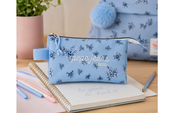 PEPE JEANS OLIVIA prazna pernica sa tri pregrade svetloplava sa cvetnim printom