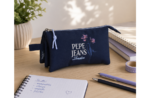 PEPE JEANS LENAY prazna pernica sa 3 pregrade u teget boji sa urbanim printom i rajsferšlus zatvaranjem