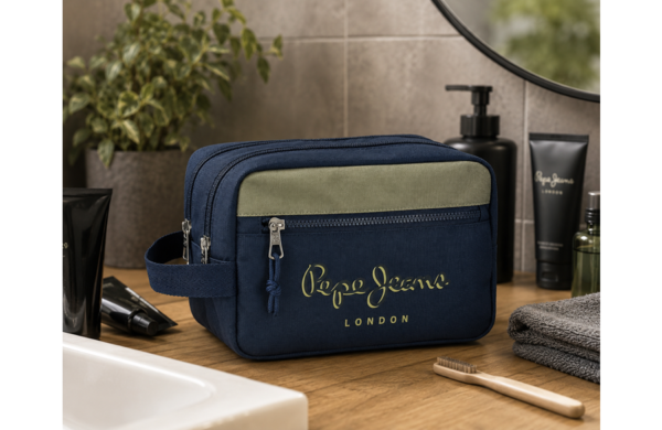 PEPE JEANS ARWYN muški neseser sa 2 pregrade u tamnoplavoj boji sa sportskim detaljima i rajsferšlus zatvaranjem