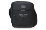 Pepe Jeans DURHAM muška torba na rame sa prostorom za tablet crna urbana torba sa više pregrada i podesivom naramenicom