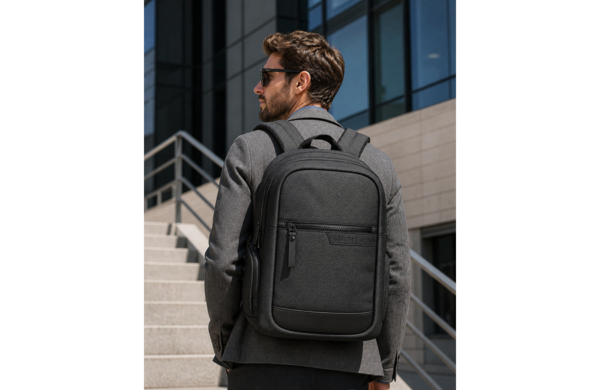 PEPE JEANS DORKING ranac za laptop 15.6 inča crni poslovni ranac sa organizerom i dva odeljka